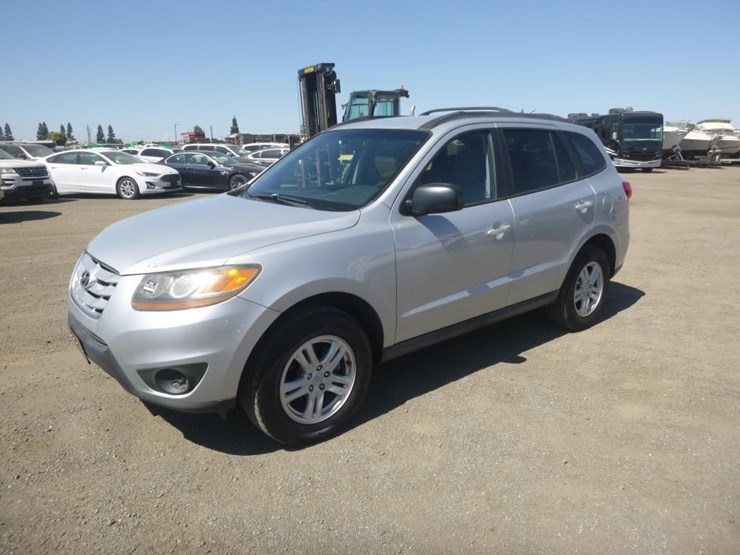 2010-hyundai-santa-fe-image-1