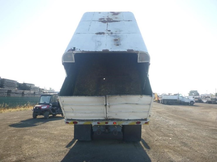 2004-international-durastar-4300-image-8