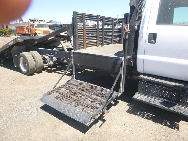 2013-ford-f650-image-13