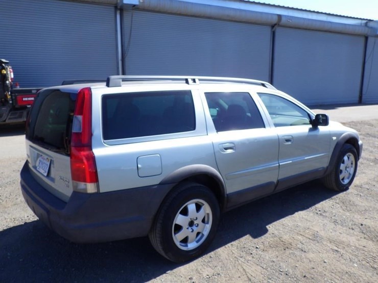 2004-volvo-xc70-image-3