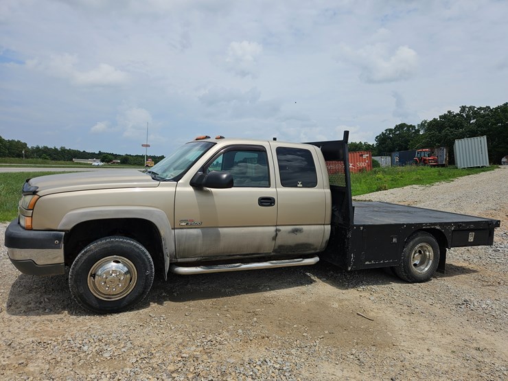 2005-chevrolet-silverado-3500-image-3