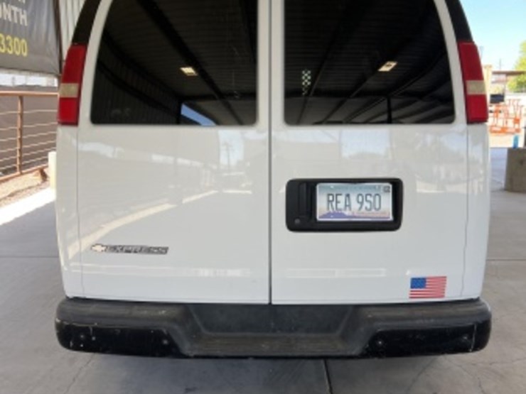 2014-chevrolet-express-2500-image-6