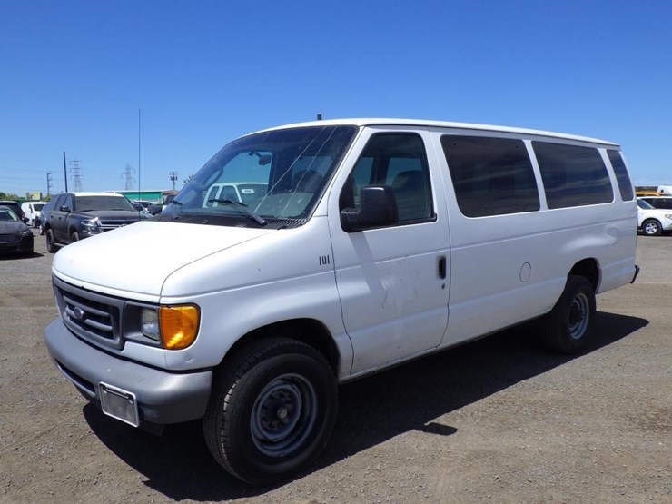 2007-ford-econoline-350-image-1
