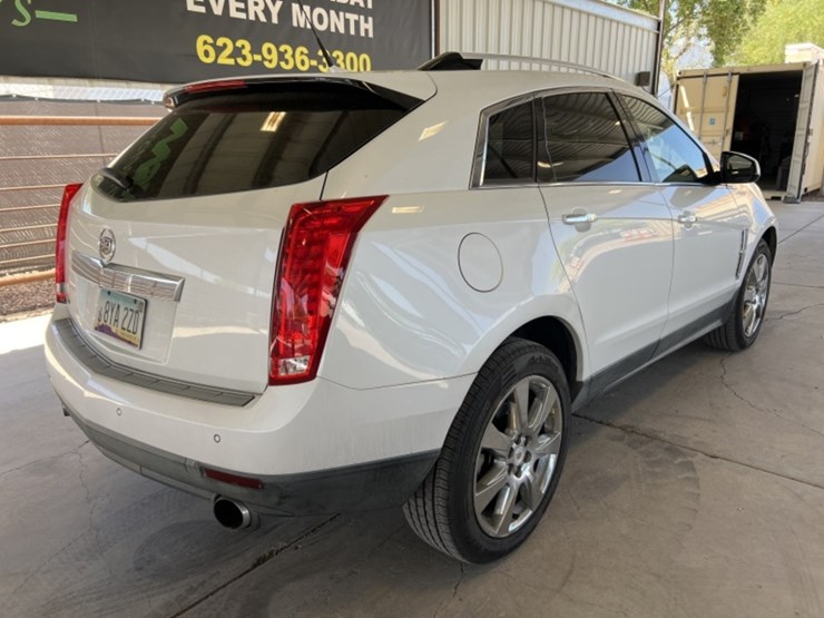2010-cadillac-srx-image-7