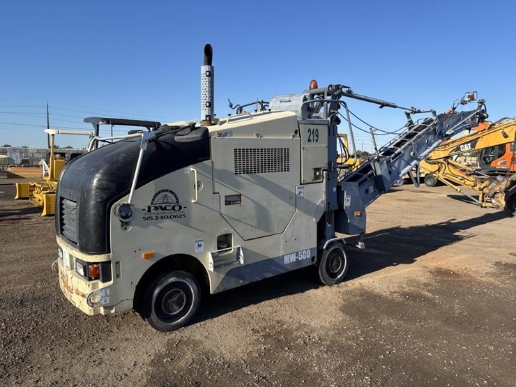2007-volvo-mw500-image-1
