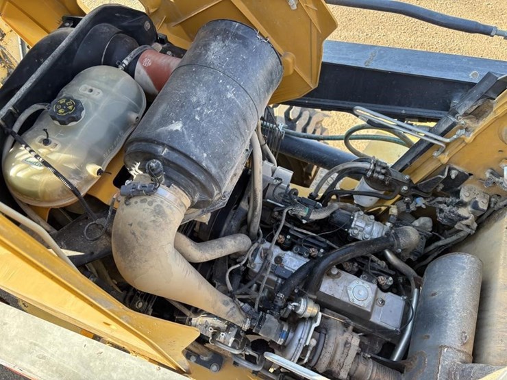 2019-deere-310l-ep-image-49