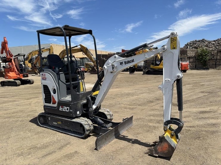 2022-bobcat-e20-image-2
