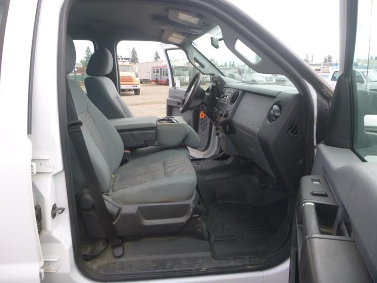 2012-ford-f550-image-11
