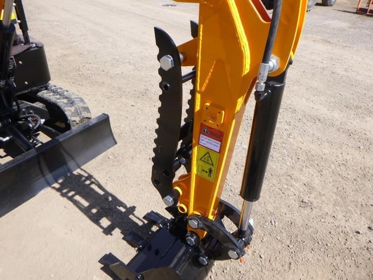 2025-vicsec-vc15j-hydraulic-excavator-image-12