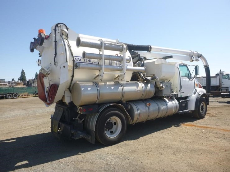 2000-vactor-2100-image-3