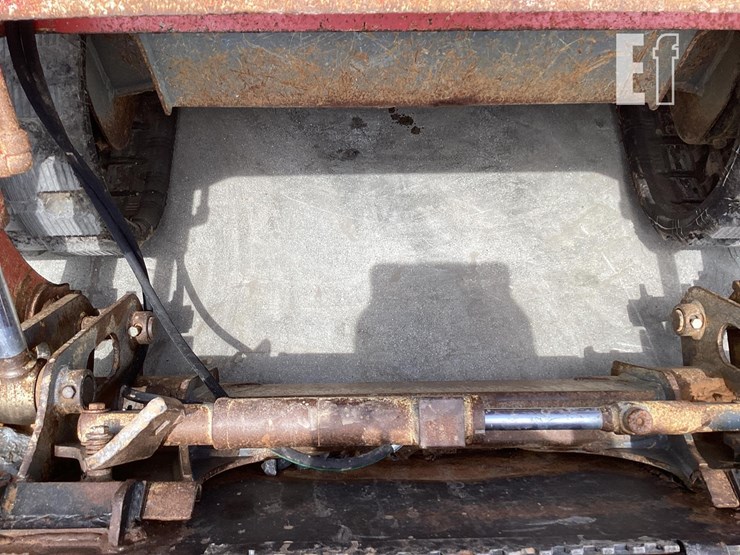 2019-takeuchi-tl8-image-12