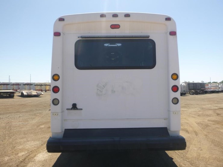 2014-ford-e450-image-6
