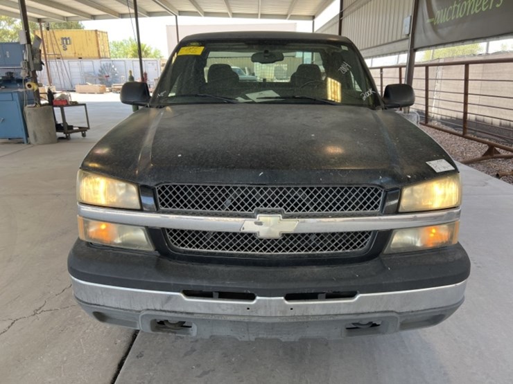 2004-chevrolet-silverado-1500-image-3