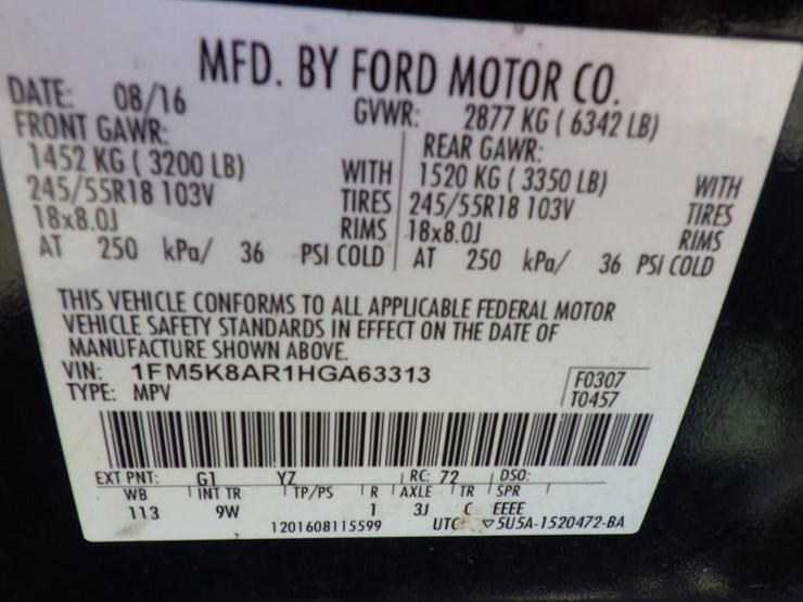 2017-ford-explorer-image-16