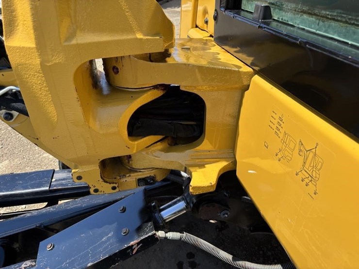2019-caterpillar-305e2-hydraulic-excavator-image-19