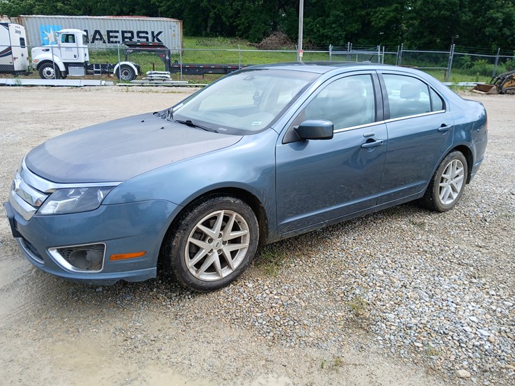 #20656-•-2012-ford-fusion-passenger-car-image-2