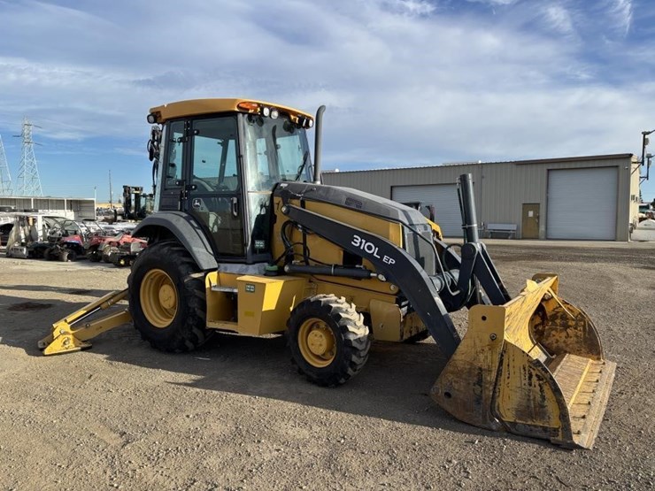2020-deere-310l-ep-image-2