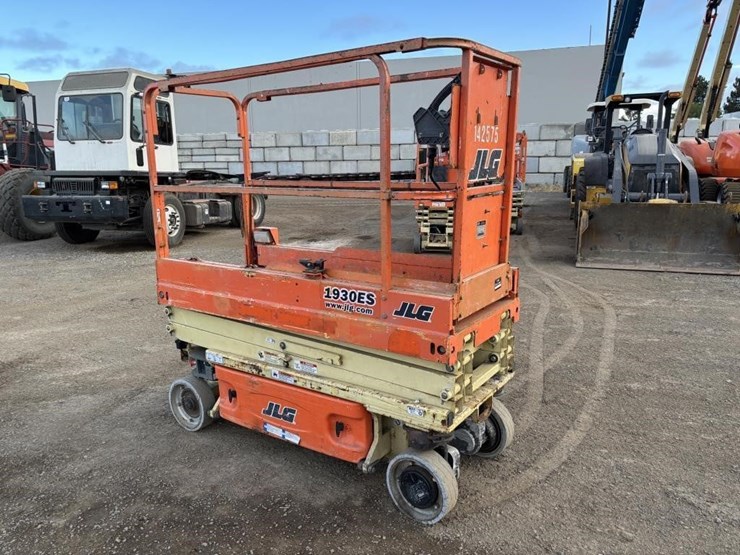 2015-jlg-1930es-image-2