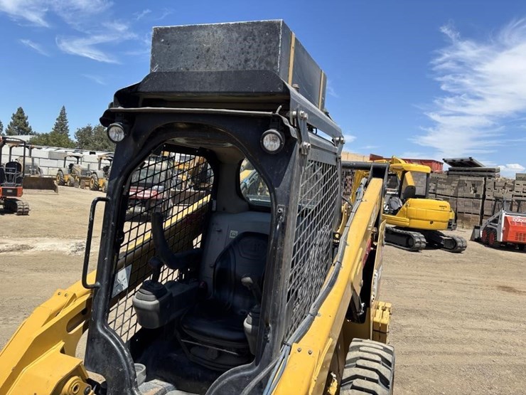 2018-caterpillar-262d-image-21