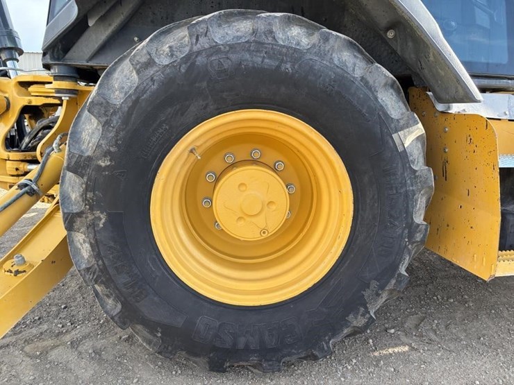 2020-deere-310l-ep-image-30