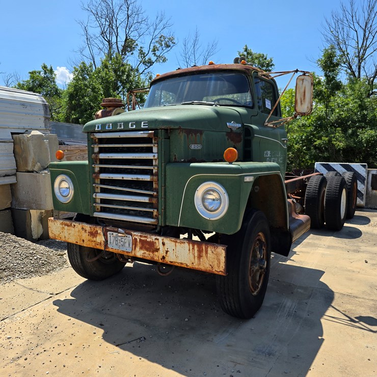 DODGE 800