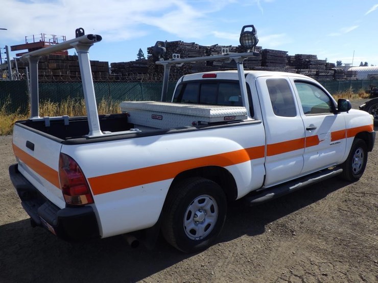 2013-toyota-tacoma-image-4
