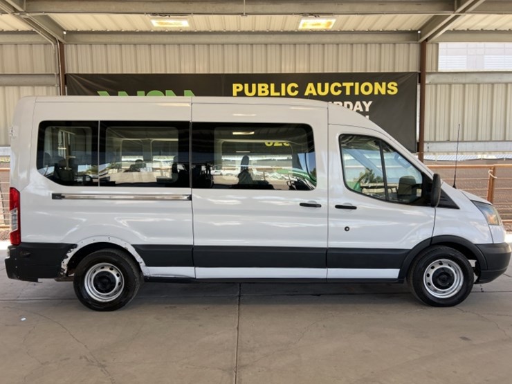 2017-ford-transit-image-1