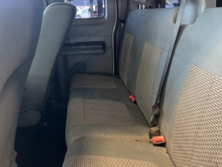 2013-ford-f550-image-25
