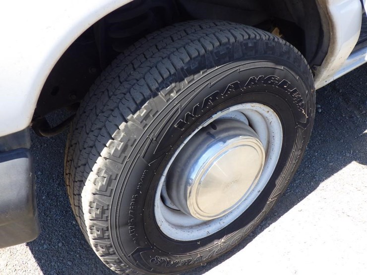 2004-ford-econoline-350-image-13
