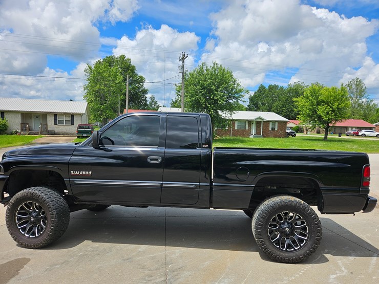 #18968-•-2002-dodge-ram-pickup-truck-image-10