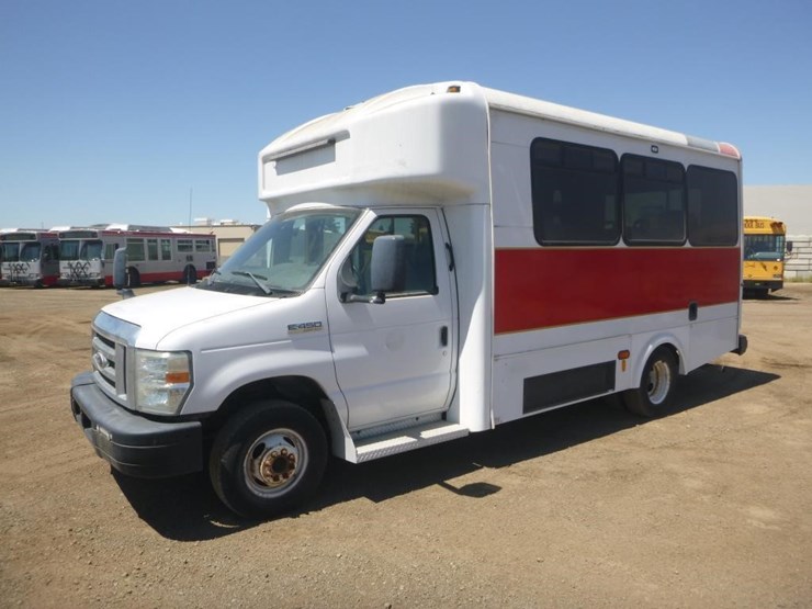 2014-ford-e450-image-1