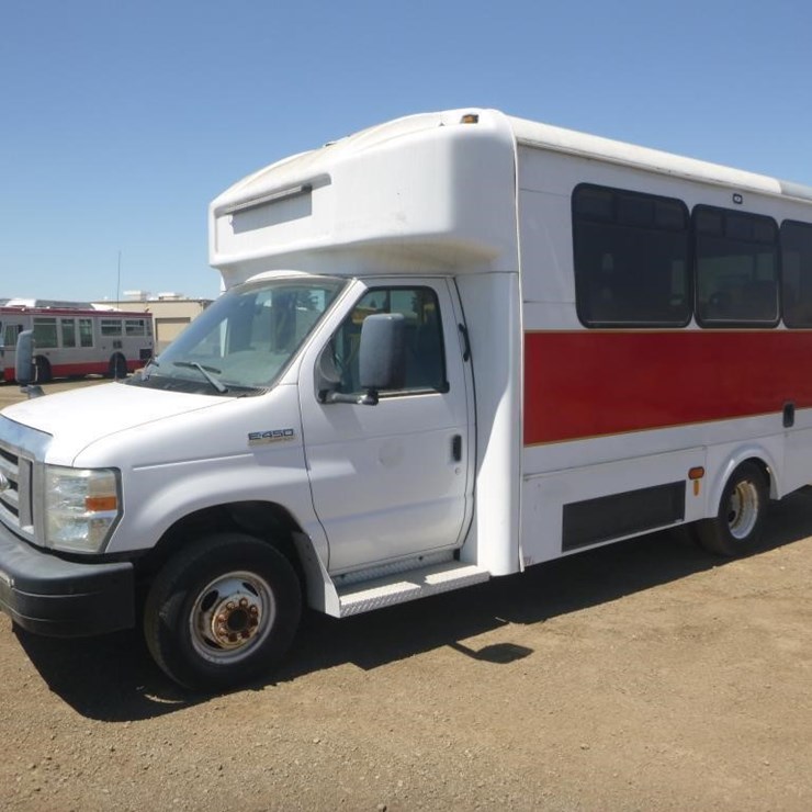 2014 FORD E450