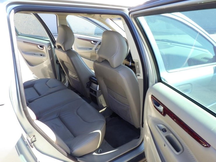 2004-volvo-xc70-image-8