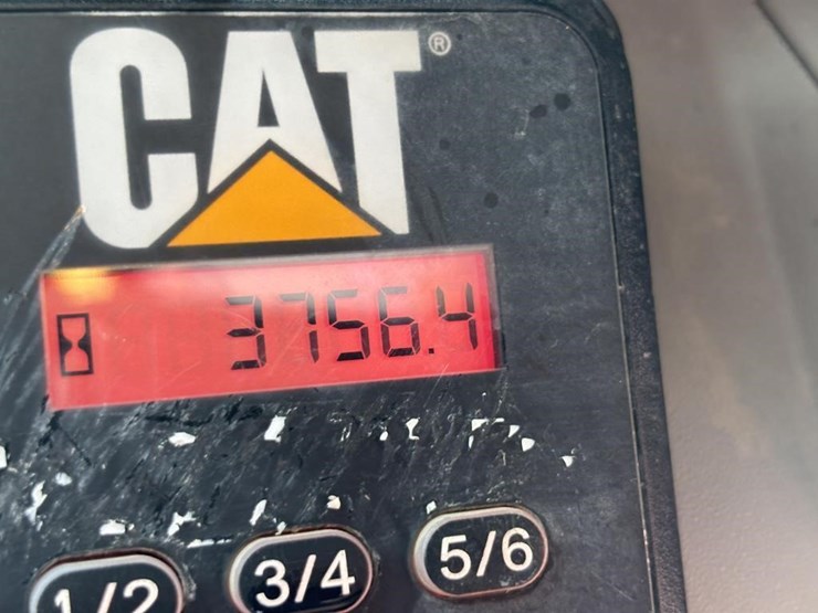 2016-caterpillar-259d-image-45