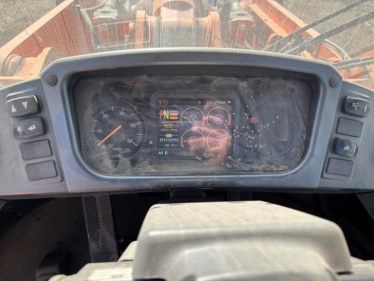 2013-doosan-dl300-3-image-32