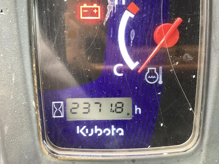 2021-kubota-ssv75-image-17
