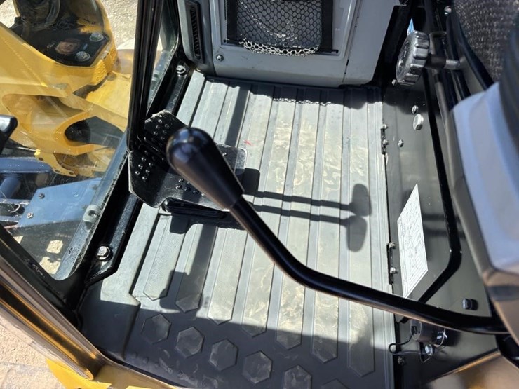 2019-caterpillar-305e2-hydraulic-excavator-image-29