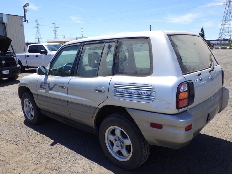 2002-toyota-rav4-image-4