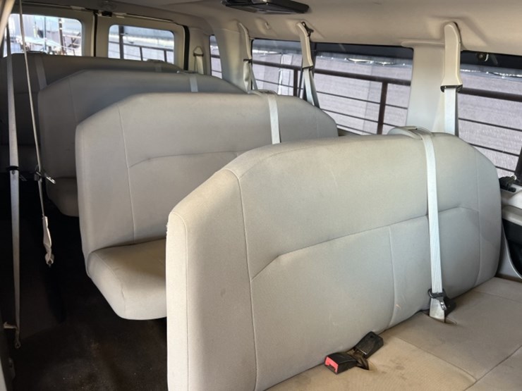 2014-ford-e350-image-9