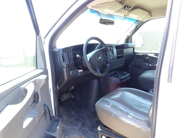 2013-chevrolet-express-3500-image-6