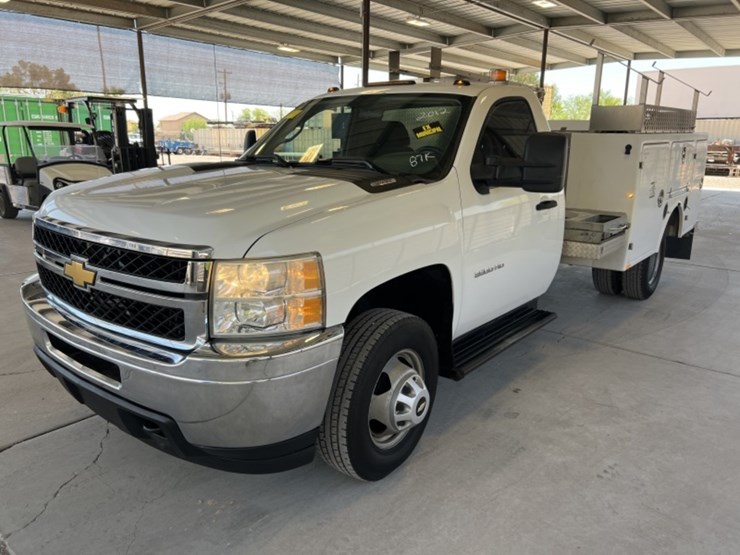 2012-chevrolet-silverado-3500hd-image-4