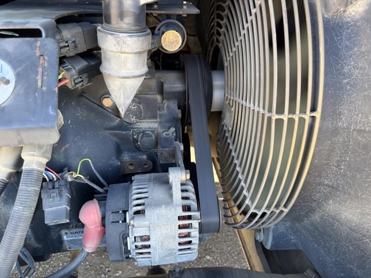 2004-caterpillar-th560b-image-50