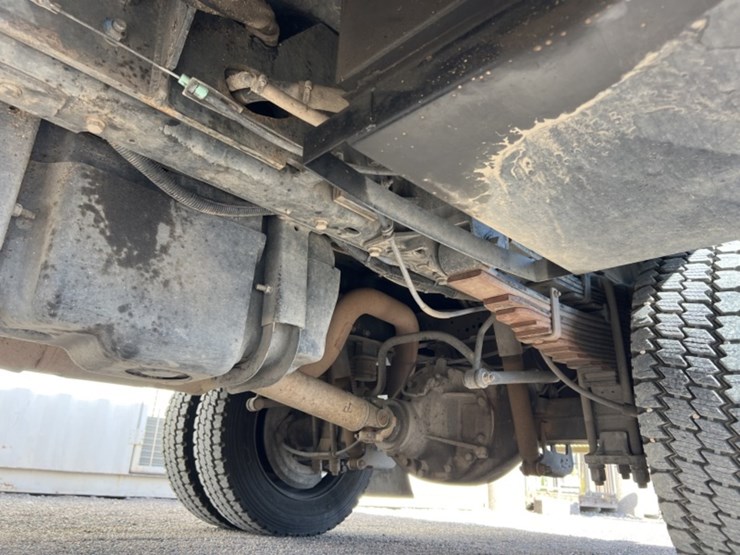 2016-ford-f550-image-27