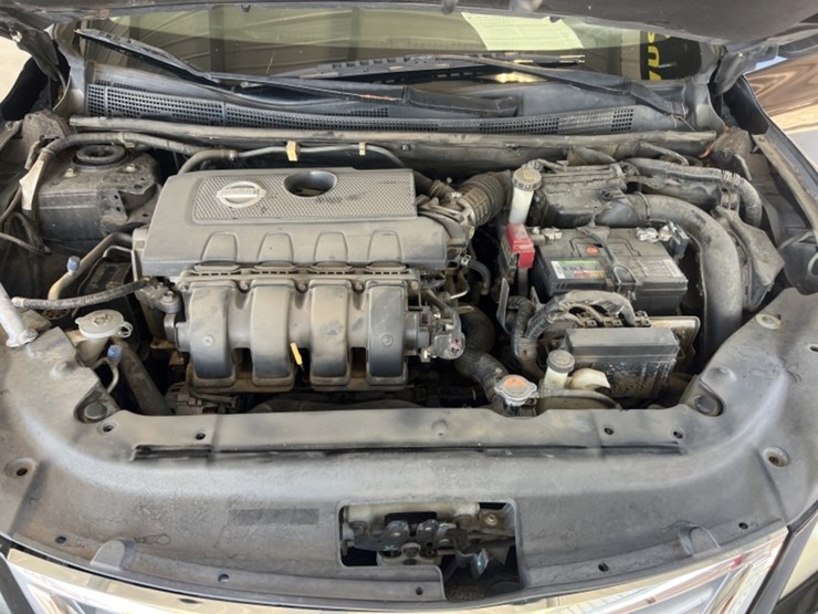 2014-nissan-sentra-sc-sdn-image-10