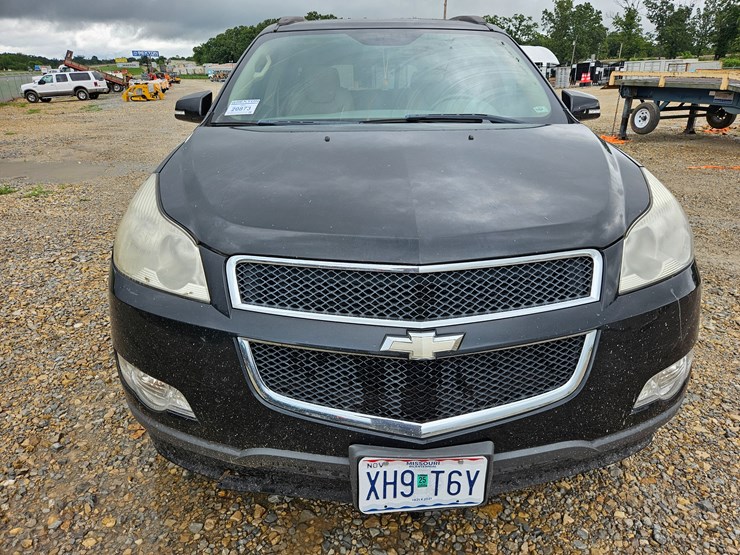 2011-chevrolet-traverse-image-14