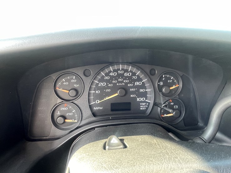 2005-chevrolet-3500-image-46