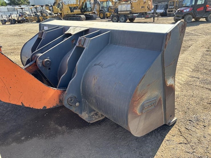 2013-doosan-dl300-3-image-11