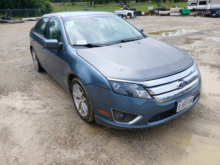 #20656-•-2012-ford-fusion-passenger-car-image-11