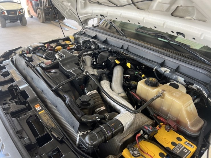 2013-ford-f550-image-15
