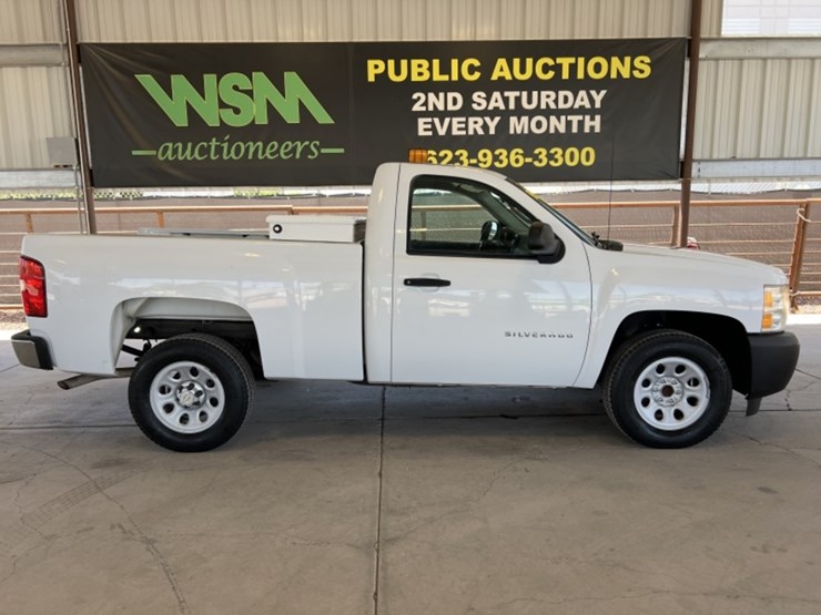 2013-chevrolet-silverado-1500-image-1